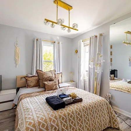 Elegant Serene Escape In Wyandotte
